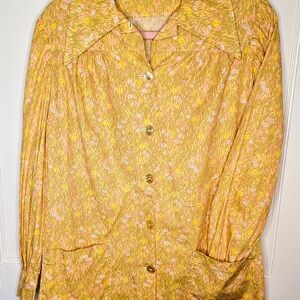 Vintage 70s Floral Button-Up Blouse with Pockets